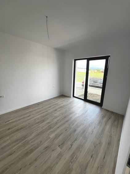 Casă modernă individuală, 3 camere, 2 bai, 300 mp teren