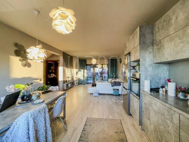 Casa 4 camere de vanzare in Floresti
