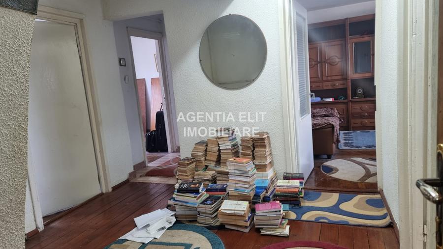 Apartament 3 camere, zona Parcul Curcubeului