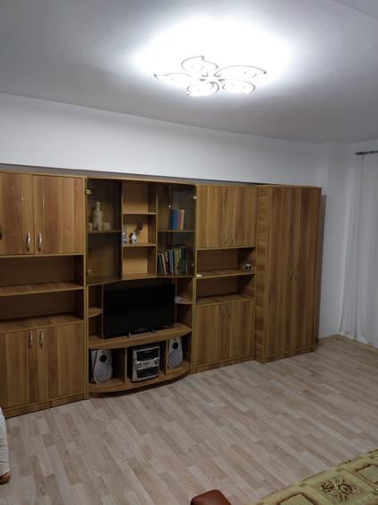 Apartament 3 camere/ 2 minute de metrou