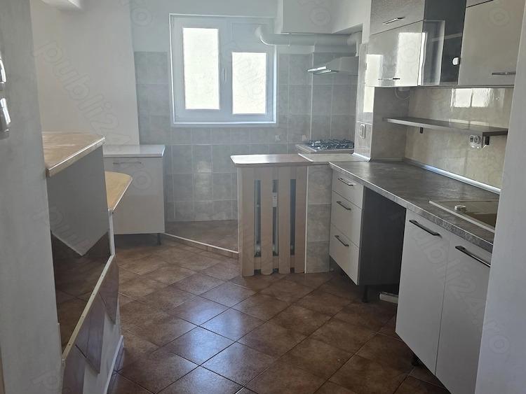 Apartament 3 camere, 63 mp, etaj 8/10, bloc 1974, Parcul Florilor-Pantelimon