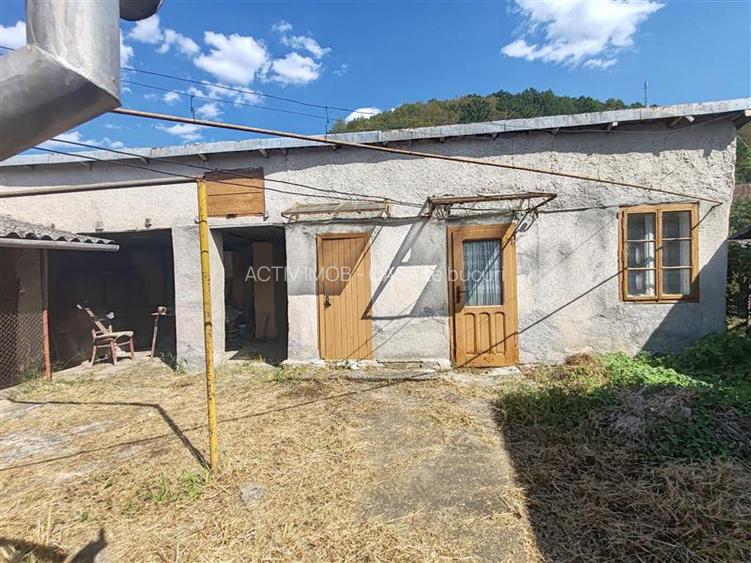 Bocsa Montana, Casa cu pridvor generos, ideala pentru familie extinsa. - 25