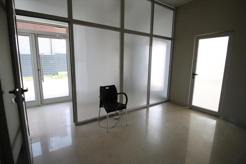 Spatiu comercial / birouri - calea Romanului