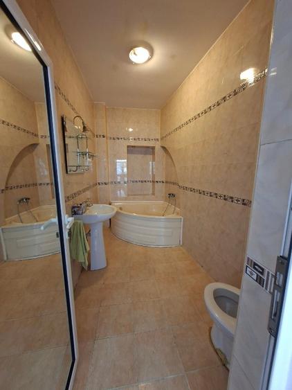 Piata Unirii, Calea Calarasilor, Hala Traian, PROPRIETAR, vand casa P+M, 4 cam.