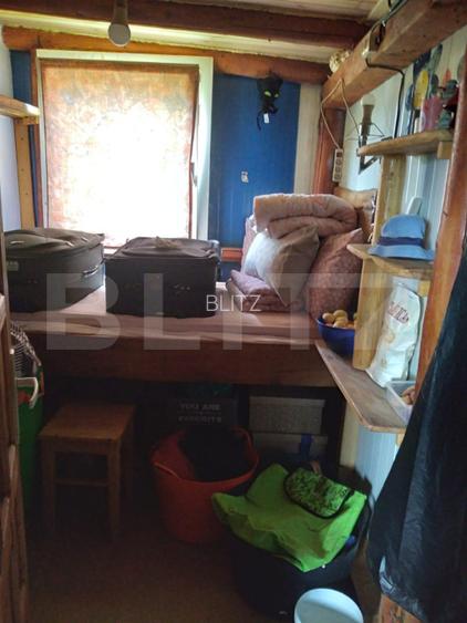 Casa de vanzare, 40 mp, 12 ari de teren, zona Rebrisoara