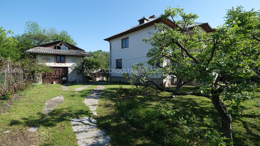Vanzare casa mare cu etaj si 6200 mp teren intravilan Fieni, judetul Dambovita - 10