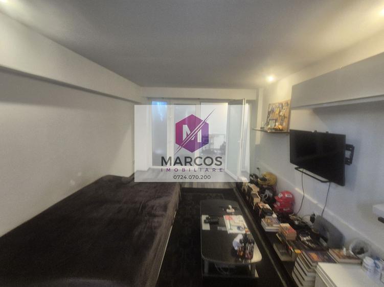 Vand apartament 2 camere Centru