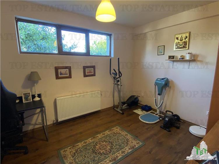 Vila spatioasa cu 3 apartamente in Fundeni Dobroiesti