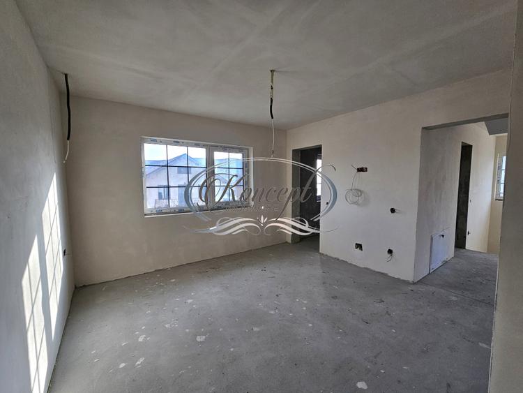 Casa spatioasa cu garaj in Chinteni