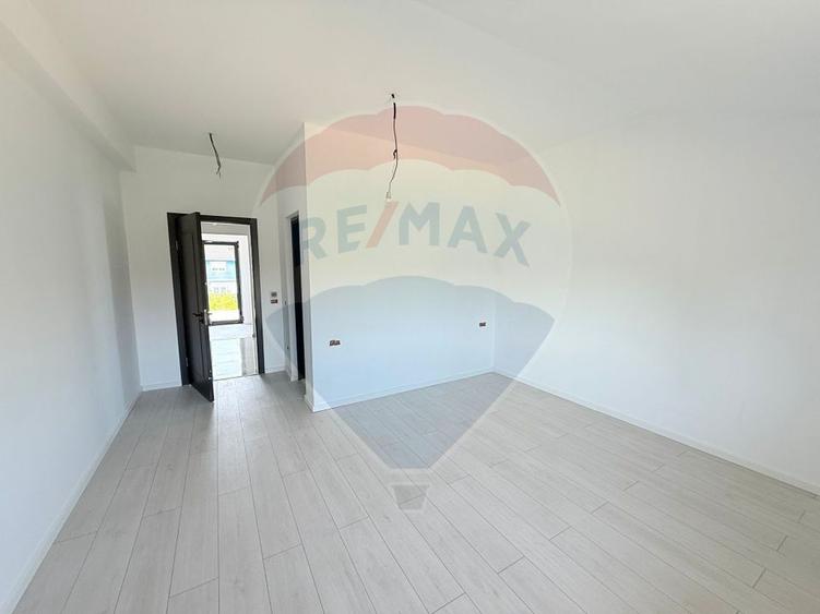 Duplex de vanzare P+M | 5 camere | Predare la cheie | Cornetu