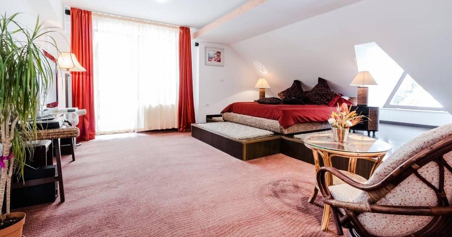 Vanzare Hotel- Moieciu