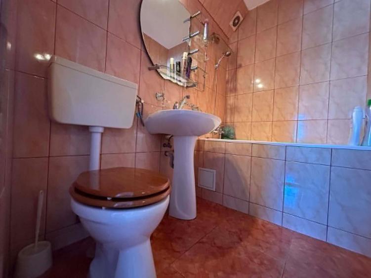 Aradului | 2 Camere | Etaj Intermediar | Decomandat.