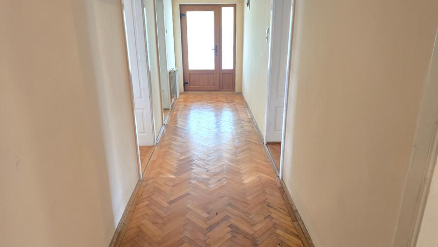Vand casa in Deva, S+ P, zona centrala ( foarte buna) aproape de centru