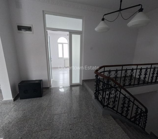 Imobil Central 355 mp | D+P+1+M | Consolidat & Renovant | 9 Camere - 24