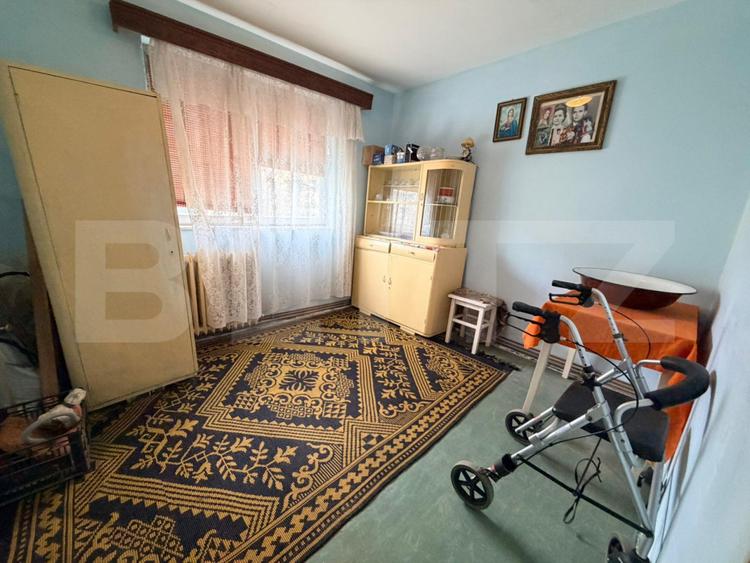 Apartament cu 3 camere, 47mp, etaj intermediar, Cugir