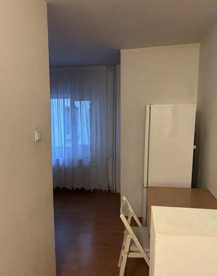 Garsonieră decomandată | 42 mp | Etaj 2 | Sector 4 | 400 €/lună