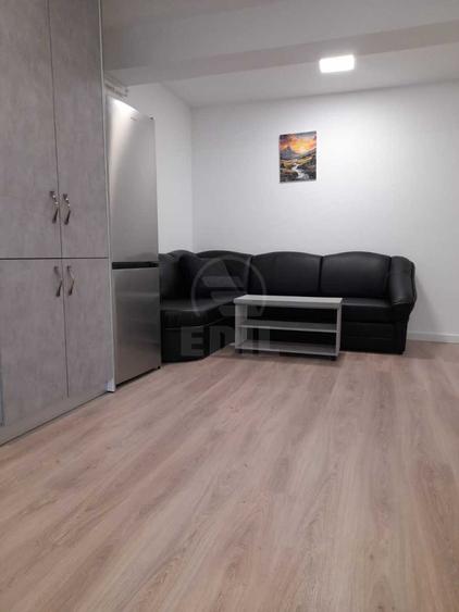 Apartament de 2 camere, semidecomandat, zona Porii