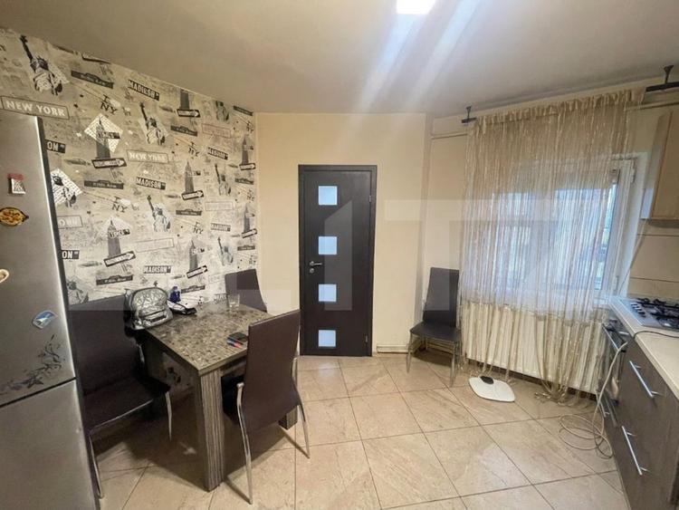 Apartament 3 camere decomandat, 72 mp, zona McDonald's
