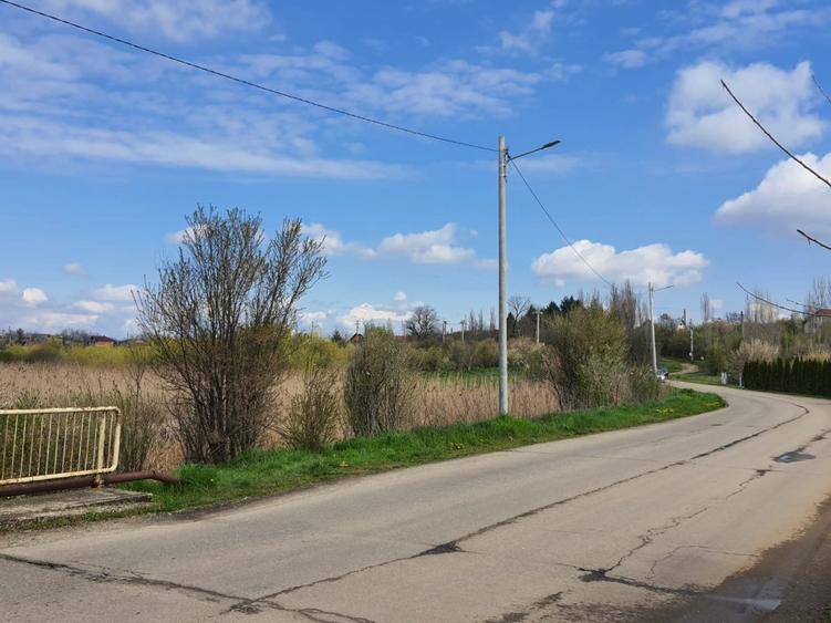 Periș, sat Brătulești, teren intravilan cu deschidere la lac