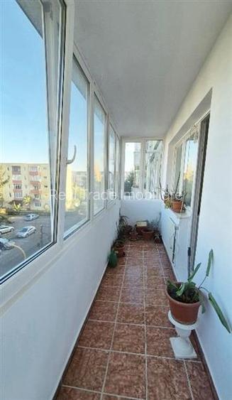 Apartament  3 camere etaj intermediar zona Astra - 7