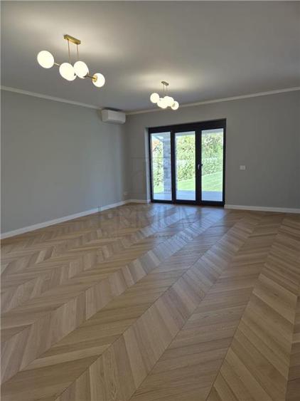 DUMBRAVITA - VILA DE LUX - 5 CAMERE - TEREN 1000 MP - GARAJ - POZITIE EXCELENTA