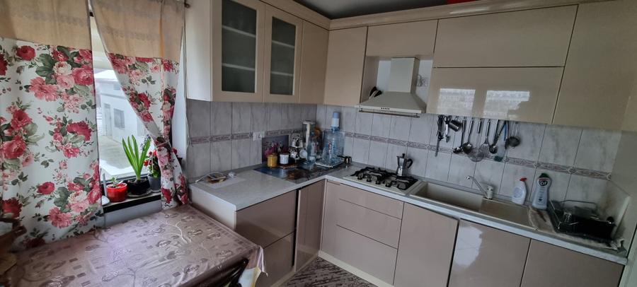 Casa cu etaj la cheie