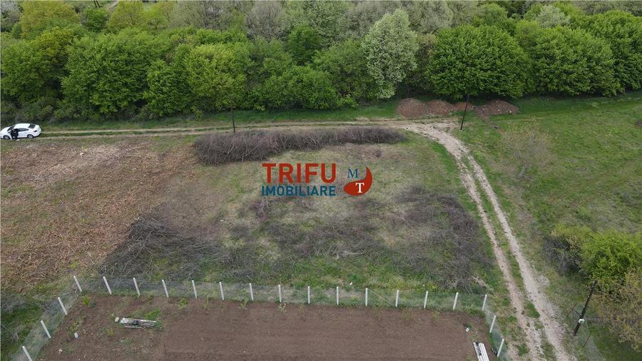 Teren de vanzare in zona Podei