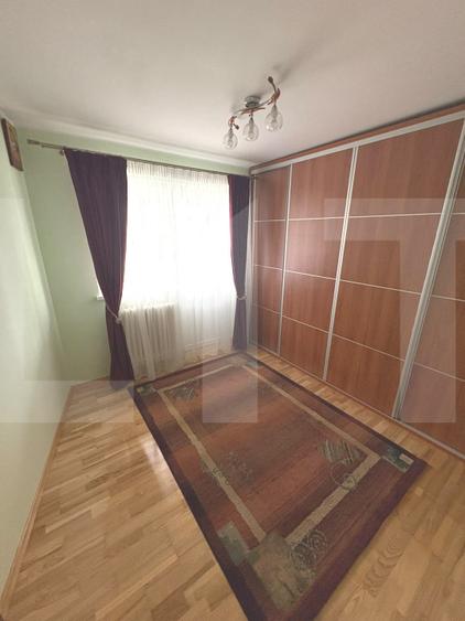 Apartament 4 camere decomandat, 73,97, Zona Piata Mare