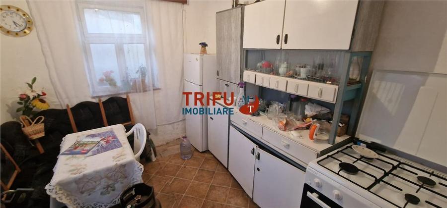 Casa de vanzare 2 camere zona Totoi