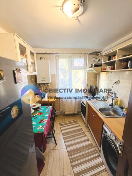 Apartament 2 camere – Zonǎ Centrală,etaj 3