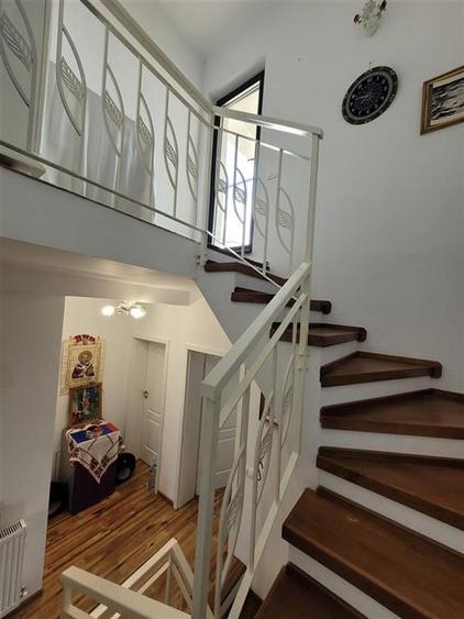 Casa moderna tip triplex 4 camere zona Selimbar