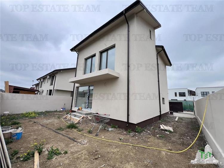 Vila moderna, individuala cu 4 camere , 3 bai , Living , terasa acoperita, inca