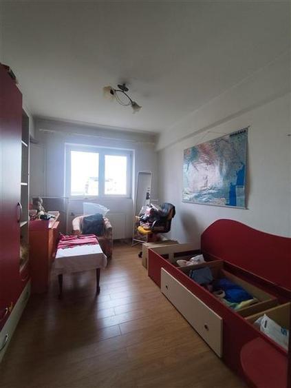 Apartament 3 camere/2 bai zona B-dul Bucuresti
