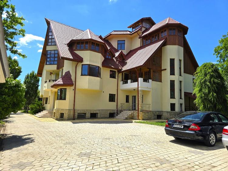 Casa / Vila / Conac Breaza 15 camere + direct proprietar, FARA COMISION !