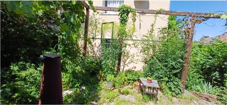 Apartament cochet,2 camere, ,cu gradina,la casa Ultracentral,Dealul Cetatii