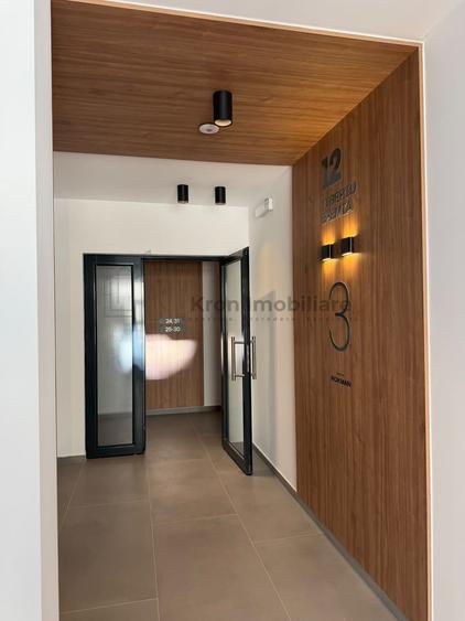 Apartament 2 camere finalizat, intabulat, etaj intermediar, cart.Tractorul, Sud