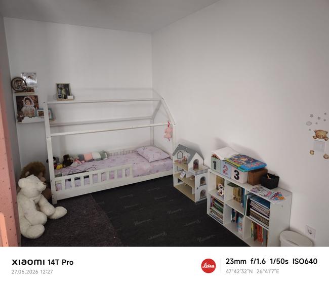 Casa cu etaj la Lebada