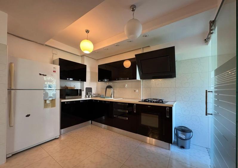 Apartament de 3 camere, 125 mp, disponibil imediat, centrala, balcon, Aviației