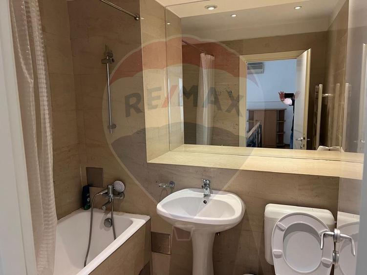 INCHIRIERE Apartament cu 3 camere tip duplex in zona Nordului