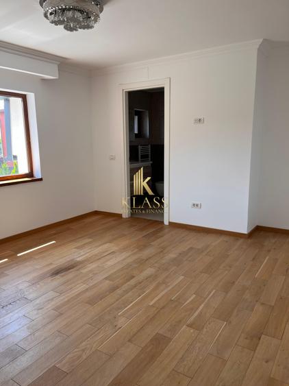 Vila individuala 4 camere, teren 1000 mp, 4 cam, 5 bai, curte, parcari, Pipera