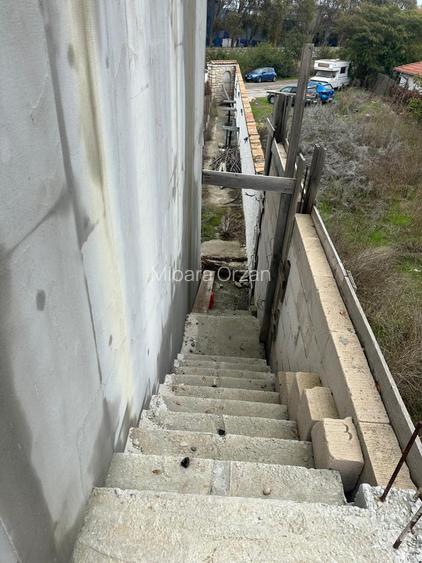 2 Mai - la 4 minute de plaja - pensiune 8 camere, finalizata 60% - 13