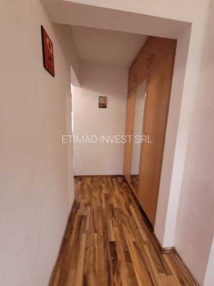 Navodari - str. Randunelelor - 2 camere decomandate -parcare privata  -420 E neg - 16