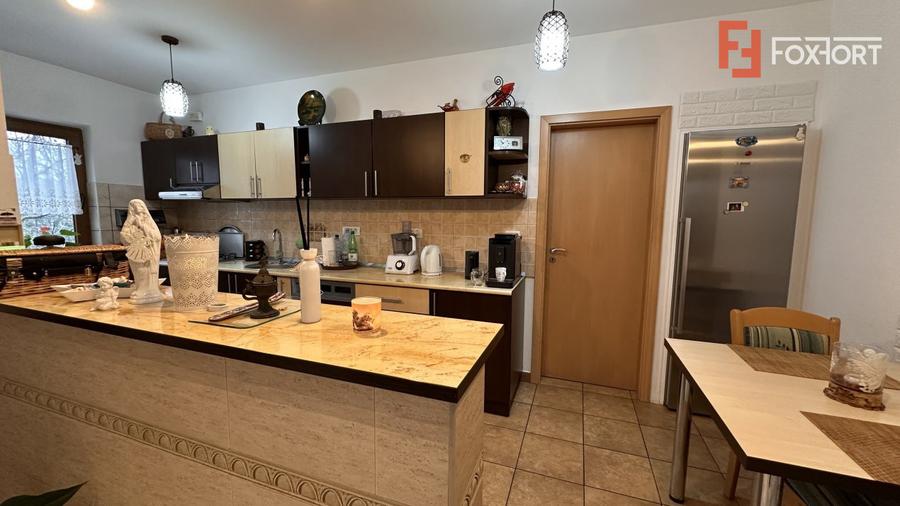 Duplex cu 5 camere de vanzare in localitatea Mosnita Noua