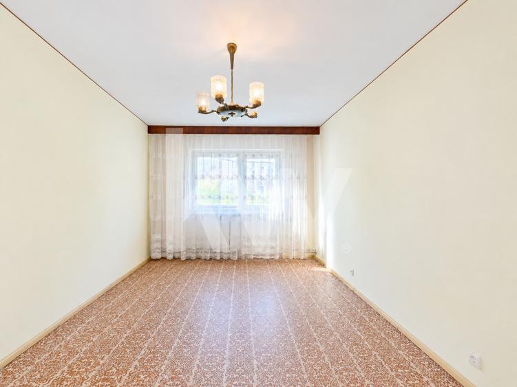 Vânzare apartament cu 3 camere, decomandat - strada Codrul Cosminului