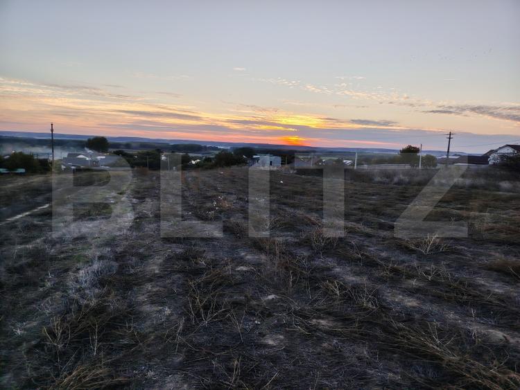 Teren intravilan Malu Mare 400 mp, cu deschidere de 20m si vedere panoramica