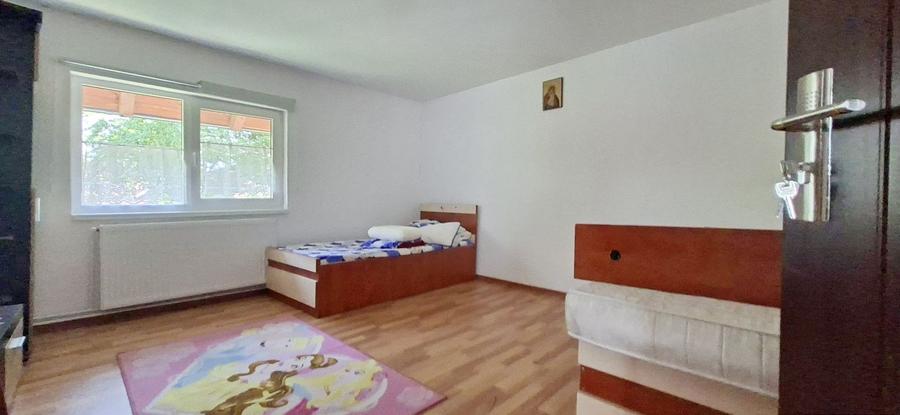 Casă deosebită cu garsonieră separată – Vulcan