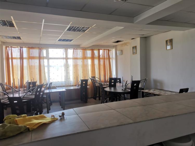 Pensiune P+1, cu restaurant + terasa, cu acces imediat la Drumul Expres