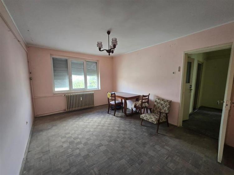 Apartament cu 2 camere  de vanzare  in Fagaras etaj 4