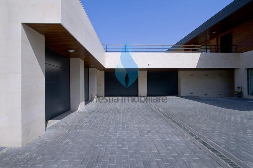 Vila eleganta tip ,,Smart Home", teren 7500 mp,Barnova -Iasi.