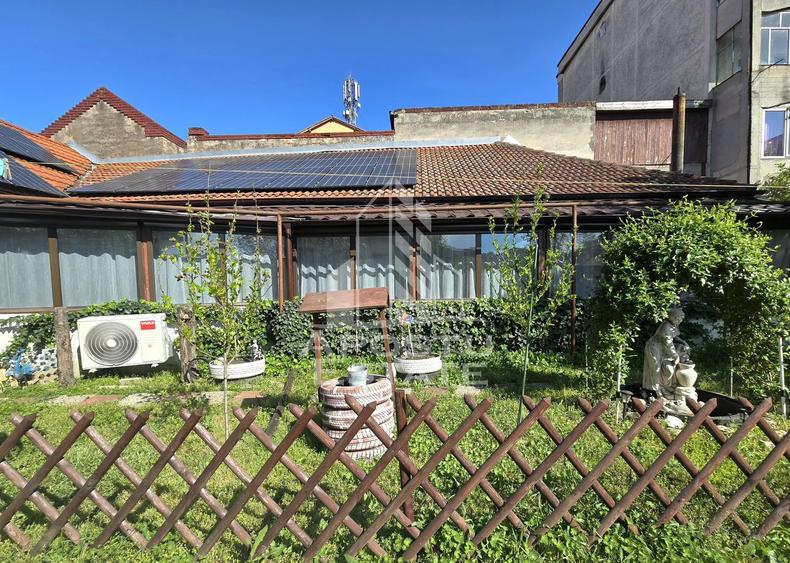 Casa individuala de vanzare, 4 camere, 2 garaje, Lipovei
